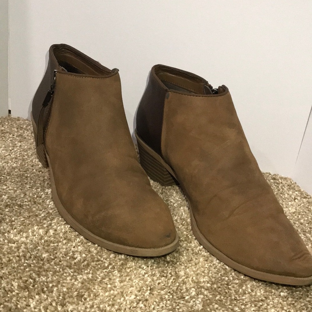 Vera Wang Ankle Boots